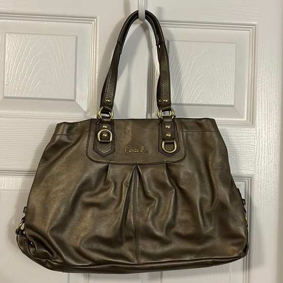 Gold chrome authentic Coach shoulder bag with original long strap - Picture 1 of 4